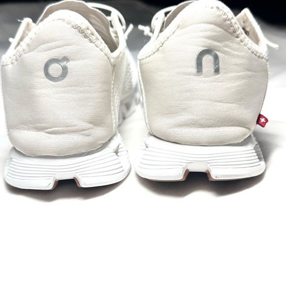 On Cloud 5- Coast. Off White/Cream Women’s Running Shoes - Picture 6 of 10